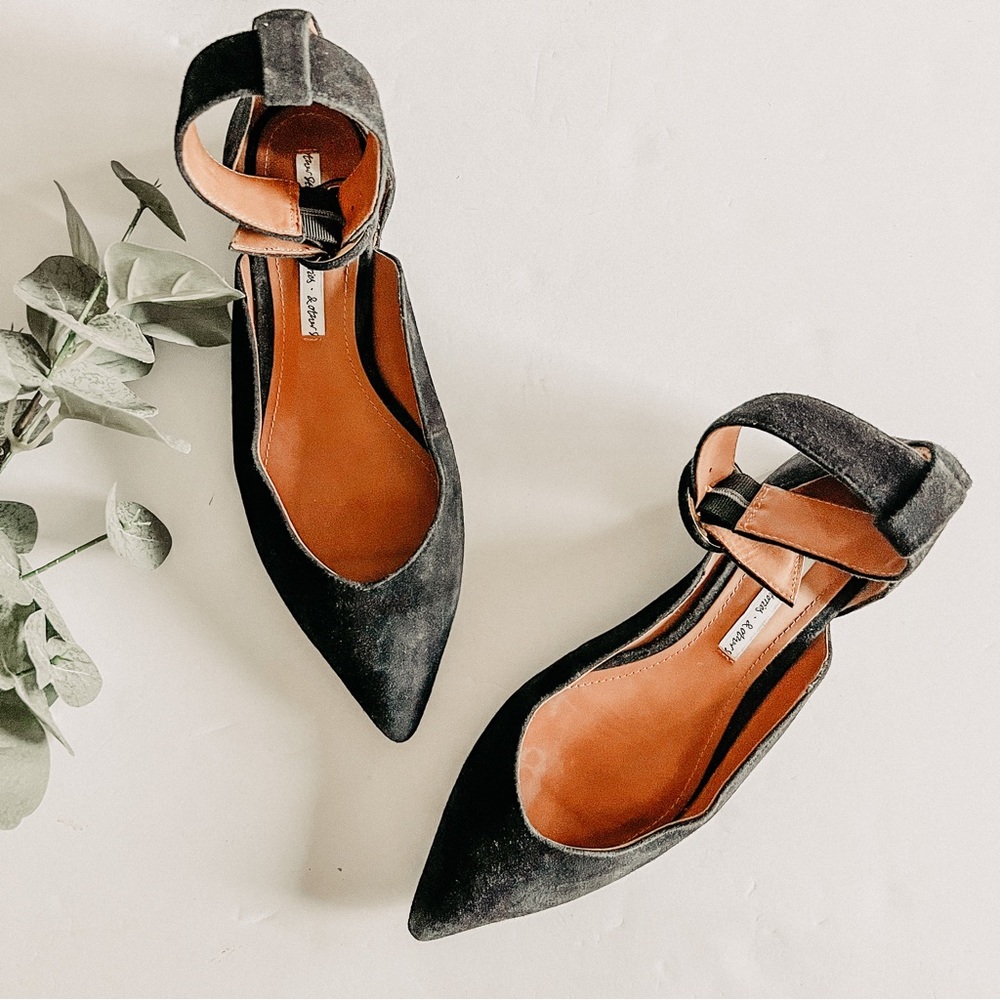 & Other Stories Black Pointed Ankle Strap Flats. Size 37 (US 6)